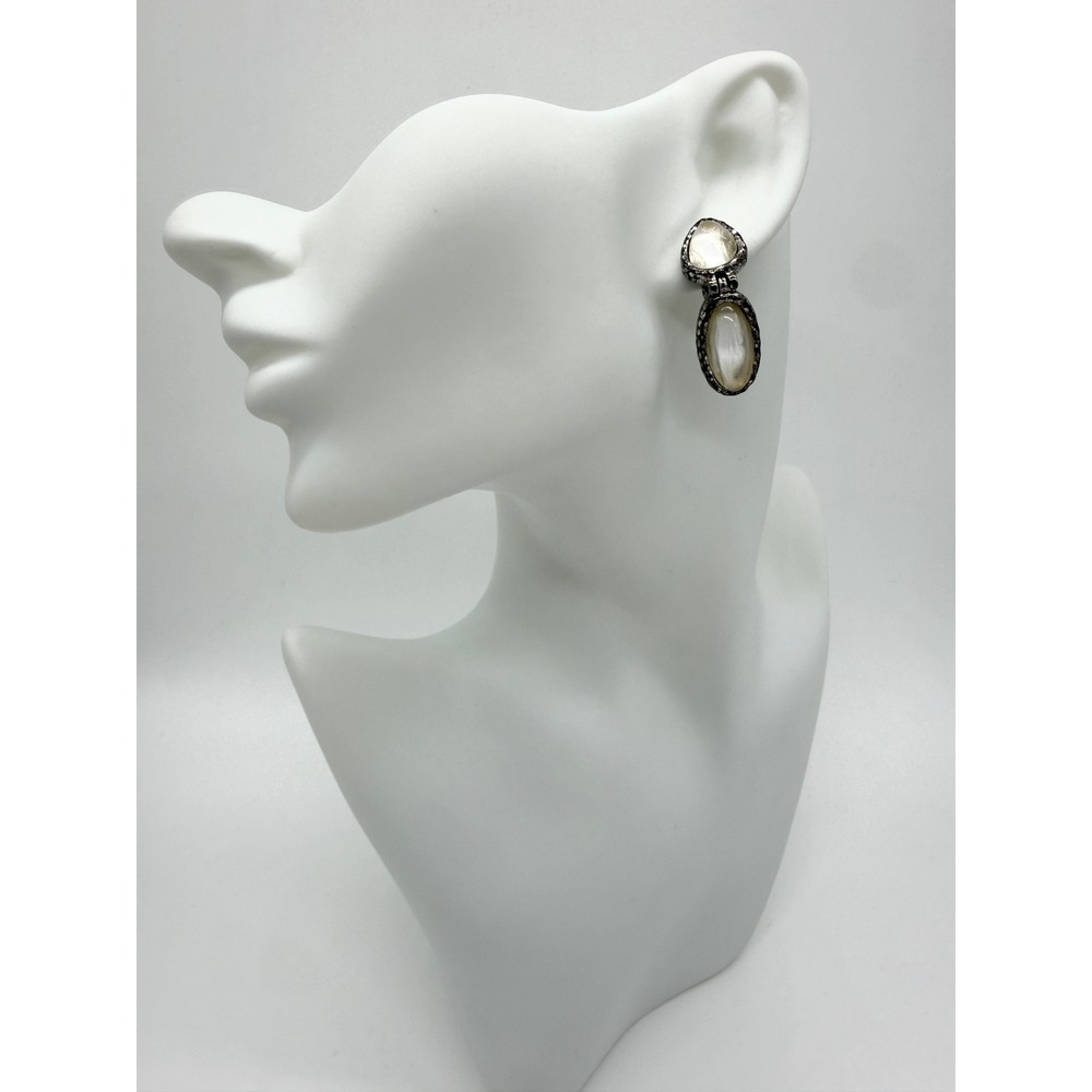 Vintage Signed Jay Strongwater Hammered Cat's Eye Glass Clip-On Earrings